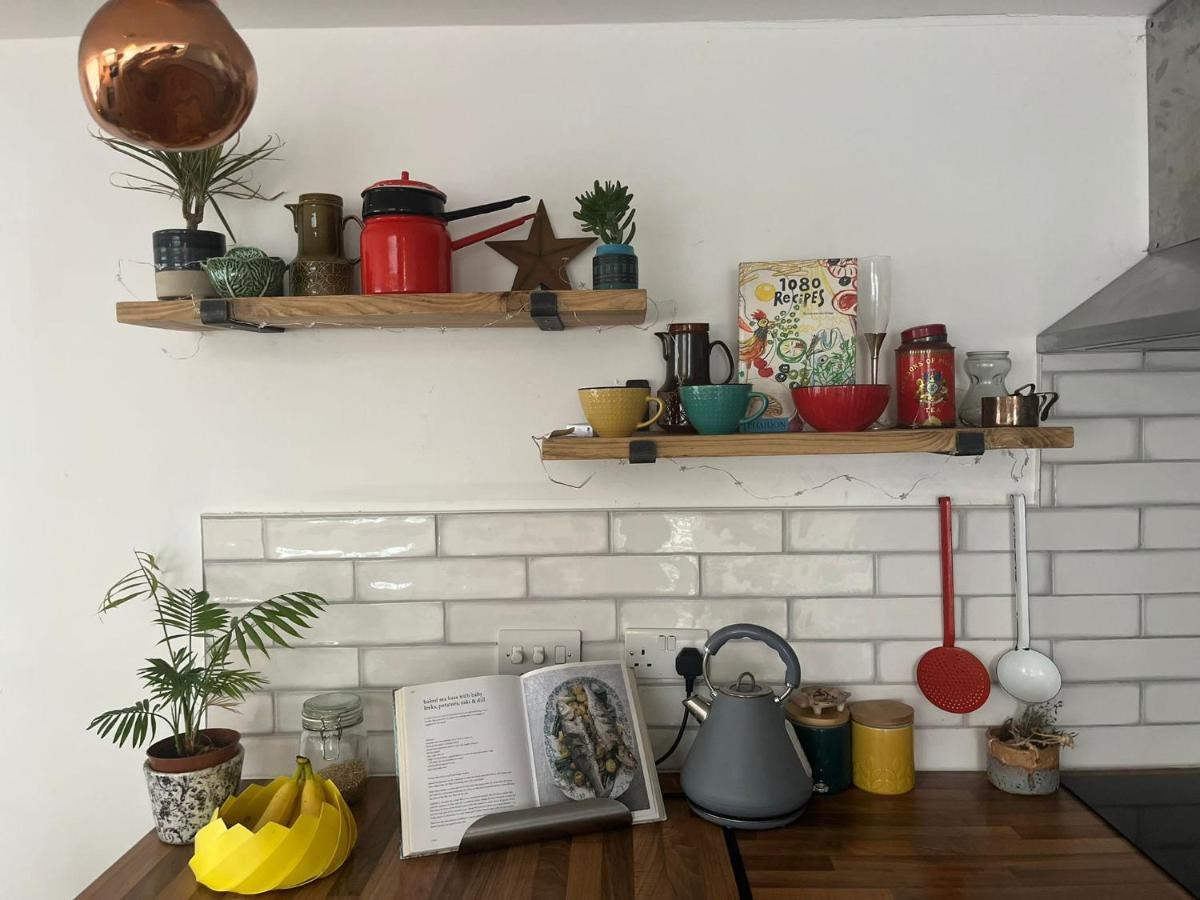 Beach, Hills, Food, Scenic Walks-The Kelp House. Peacehaven Luaran gambar