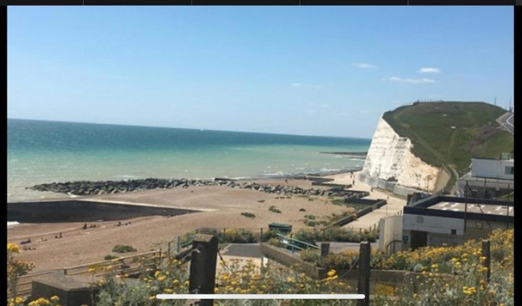 Beach, Hills, Food, Scenic Walks-The Kelp House. Peacehaven Luaran gambar