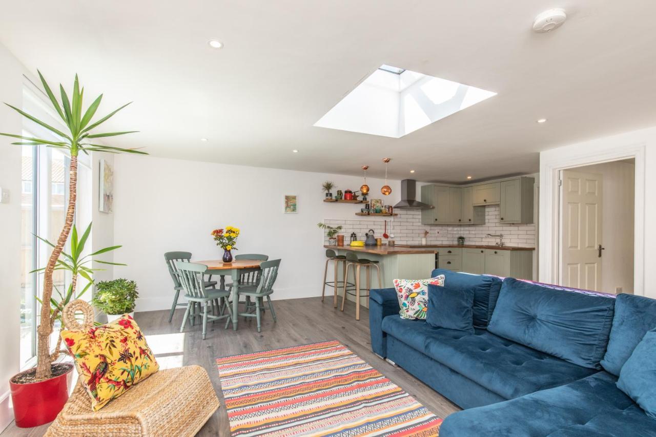 Beach, Hills, Food, Scenic Walks-The Kelp House. Peacehaven Luaran gambar